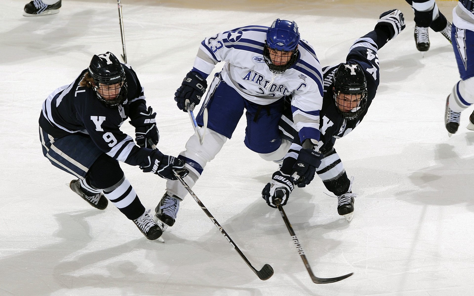 梁靖崑关键制胜，奥地利队横扫波兰队展现团队唯一性